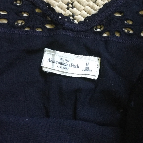 🆕 A&F Dark Blue Ruffle Eyelet Top 🦋💕🌸 - Picture 3 of 6