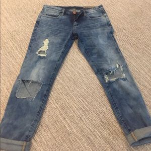 BlankNYC distressed 28 jeans