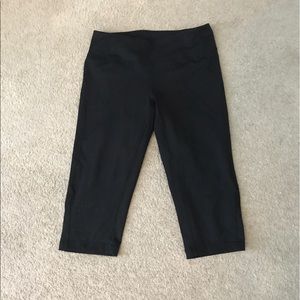 Zella Capri black leggings