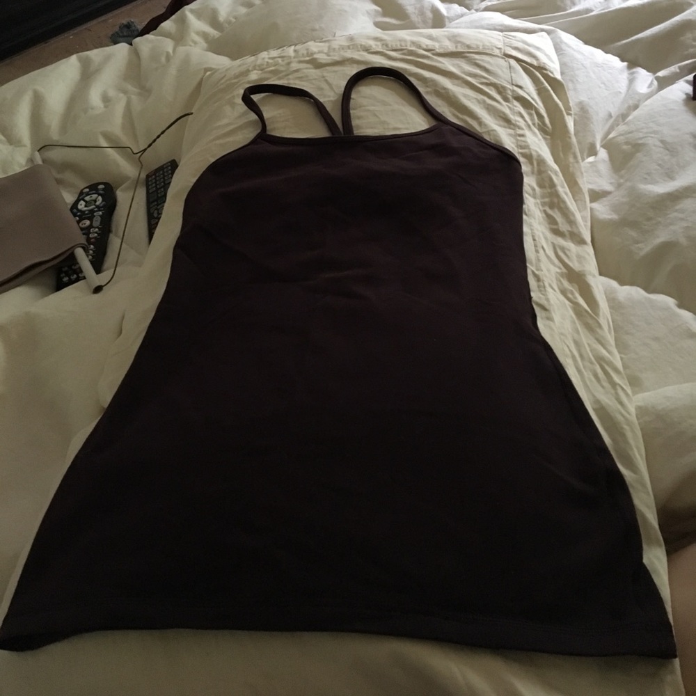 Lululemon tank maroon 2