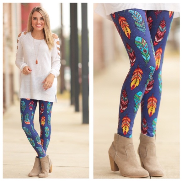 Pants - 🦋LAST 1🦋Bohemian Dreams Feather Print Leggings