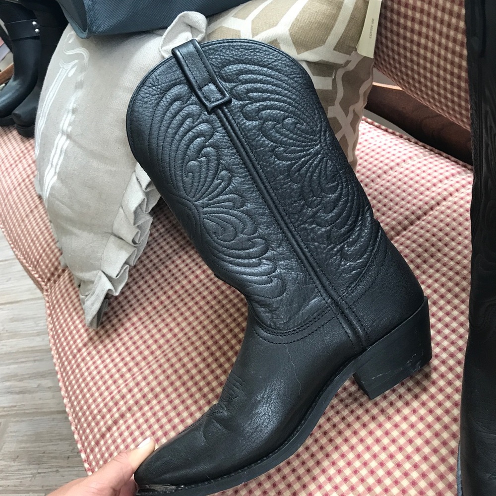 NEW Black cowboy boots 7 M