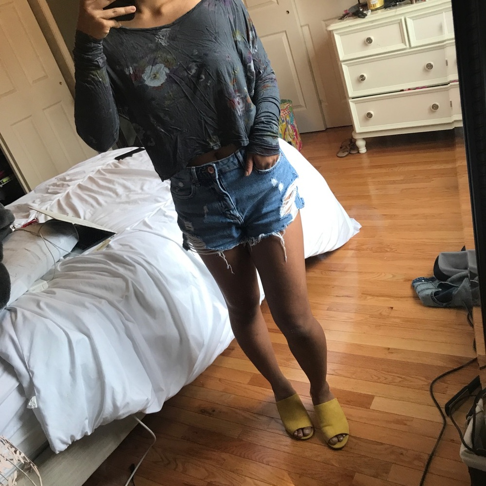 Brandy Melville Floral Long Sleeve Top