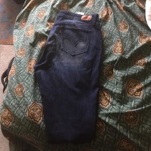 Women's Levi jeans