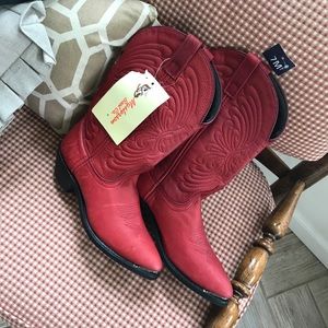 NEW Red cowboy boots. 7 M