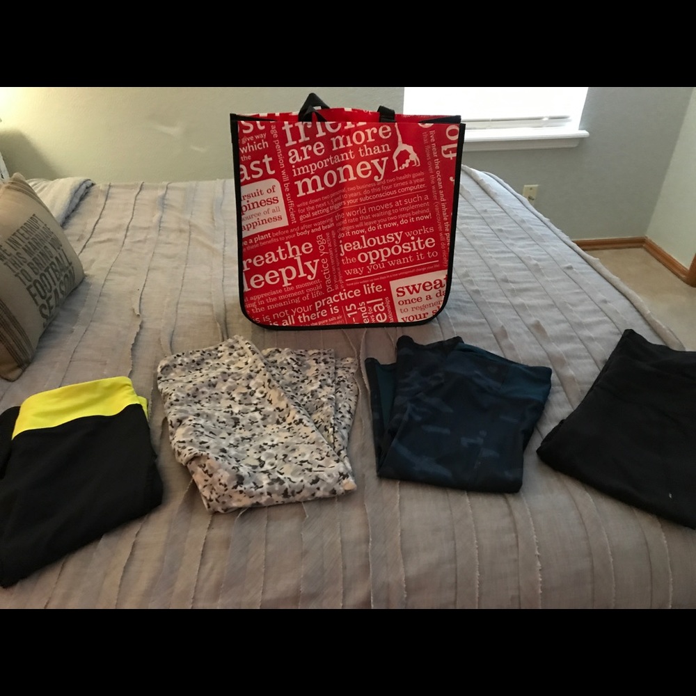 Lululemon Lot..4 capris, 1 tank and 1 jogger pant