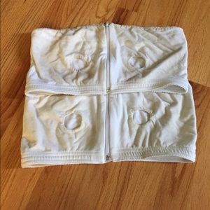 2 Medela hands free pumping bras