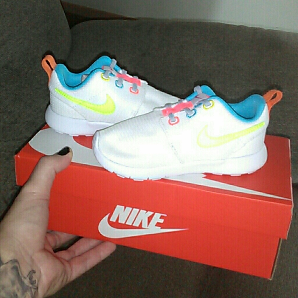 Nike girls shoes