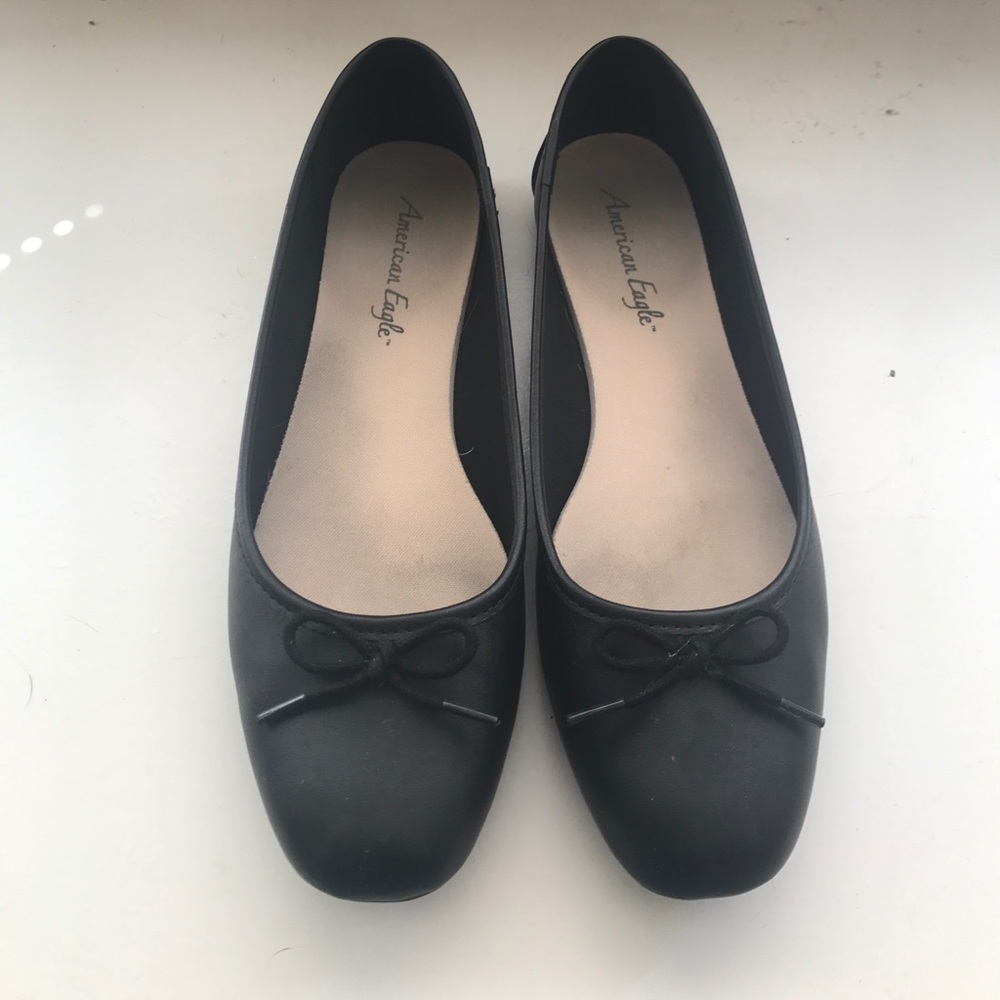 American Eagle matte black bowtie flats