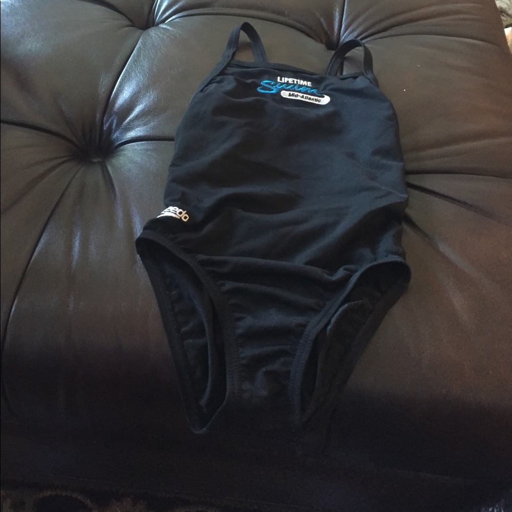 Girls swimsuit
