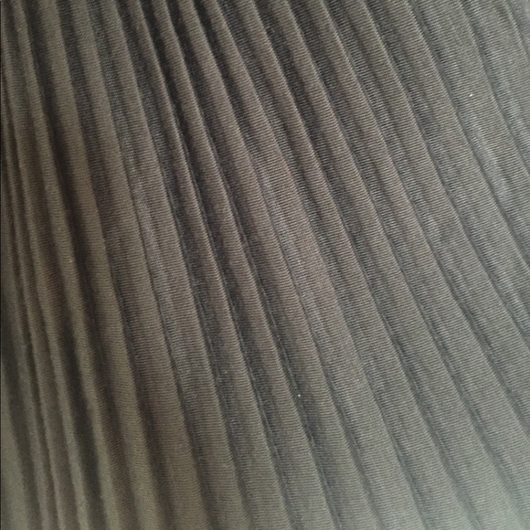 Ruffled Tank - Picture 3 of 4