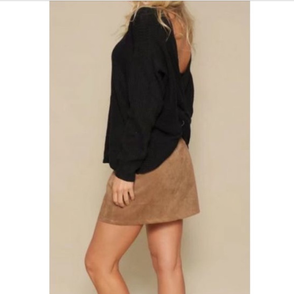 Twist Back Sweater - Picture 4 of 5