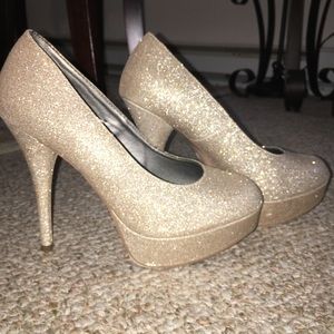 Brash Gold sparkle pumps