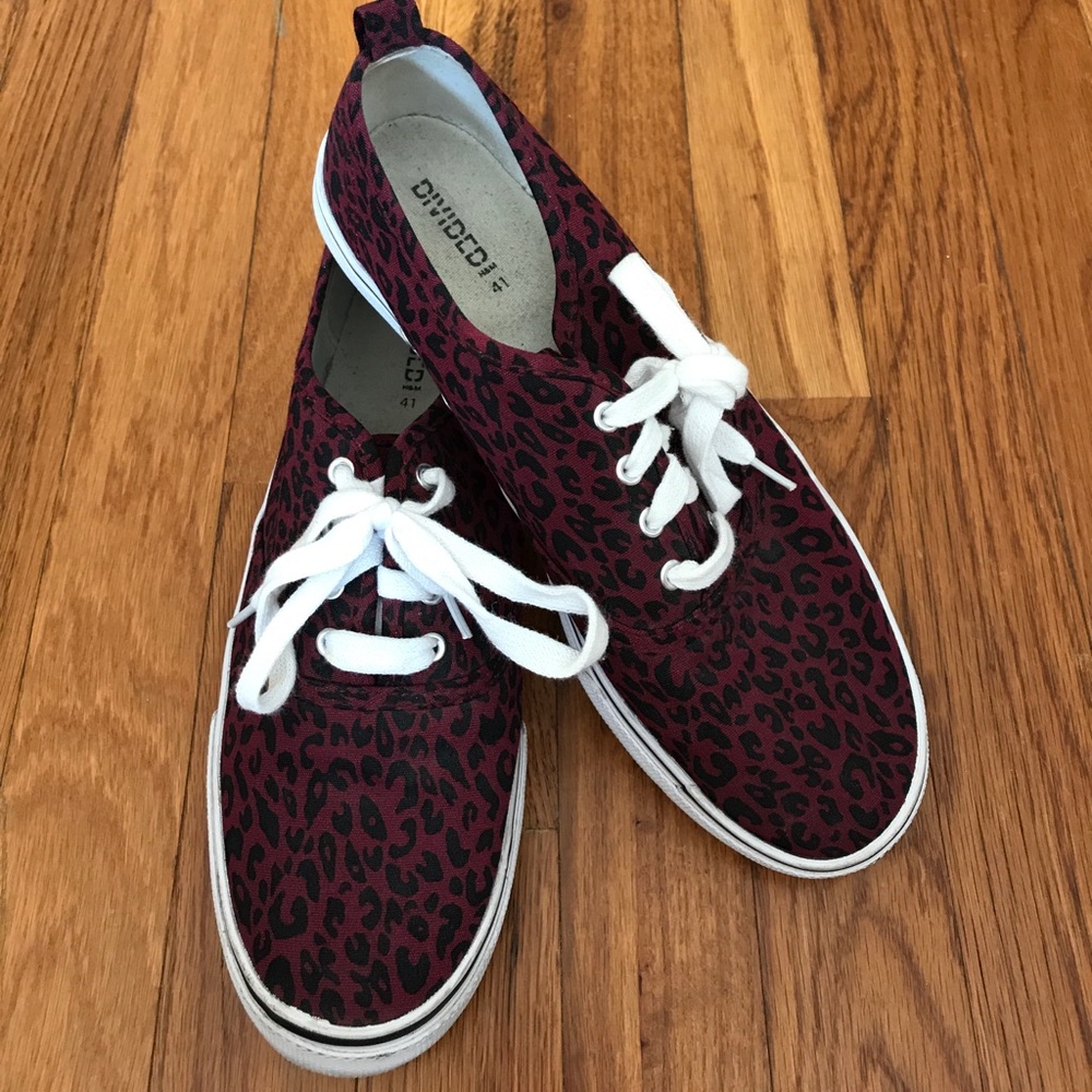 LIKE NEW! Super cute H&M sneakers