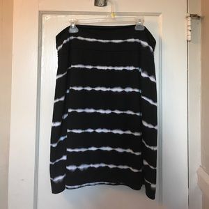 Mid length soft skirt