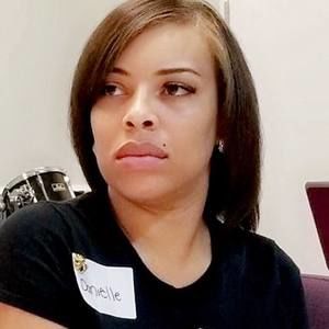 Meet your Posher, Danielle