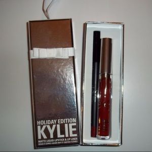 Kylie Cosmetics Holiday Matte Lip Kit in Merry