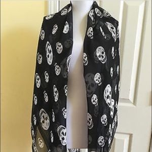 Alexander Macqueen Skull Scarf - authentic, NWT