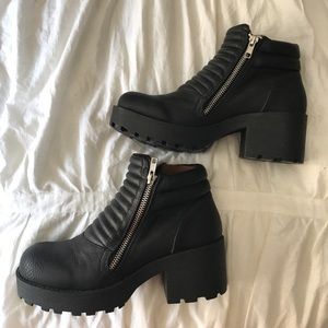 Black Chunky Heeled Booties 🖤