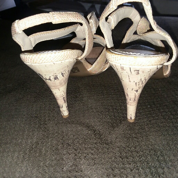 Low heel. 🌻A little pink and earth tones. SALE - Picture 4 of 4