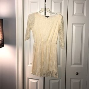 White 3/4 sleeve lace dress