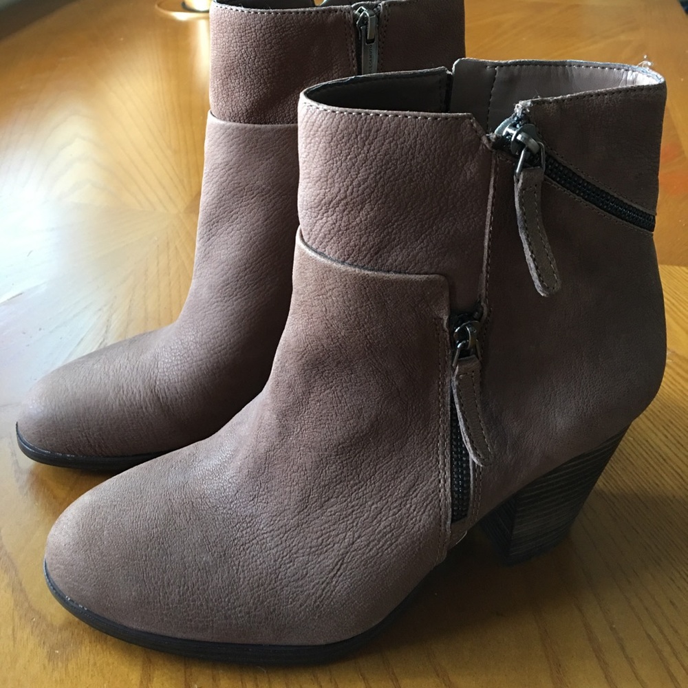 New Vince Camuto Leather Ankle Boots 11 M