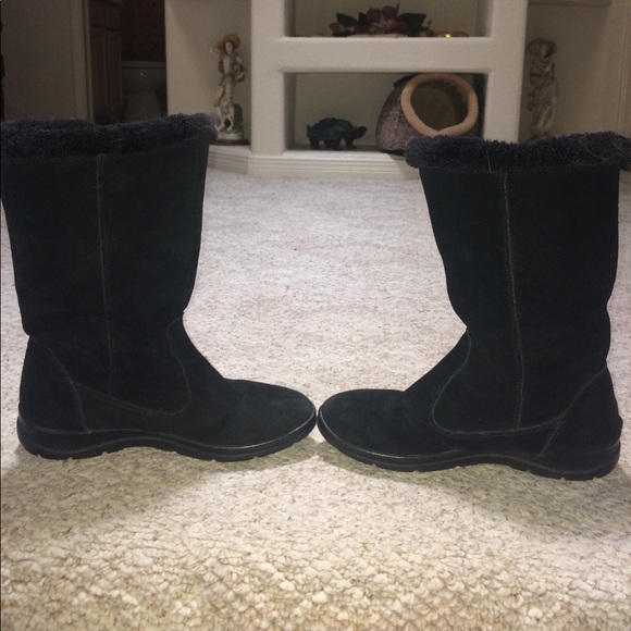 Lightly worn black boots - Picture 4 of 4