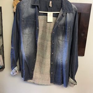 Brand new denim shirt w tags!