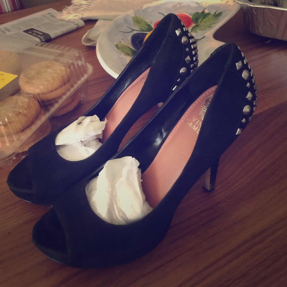 VINCE CAMUTO HEELS