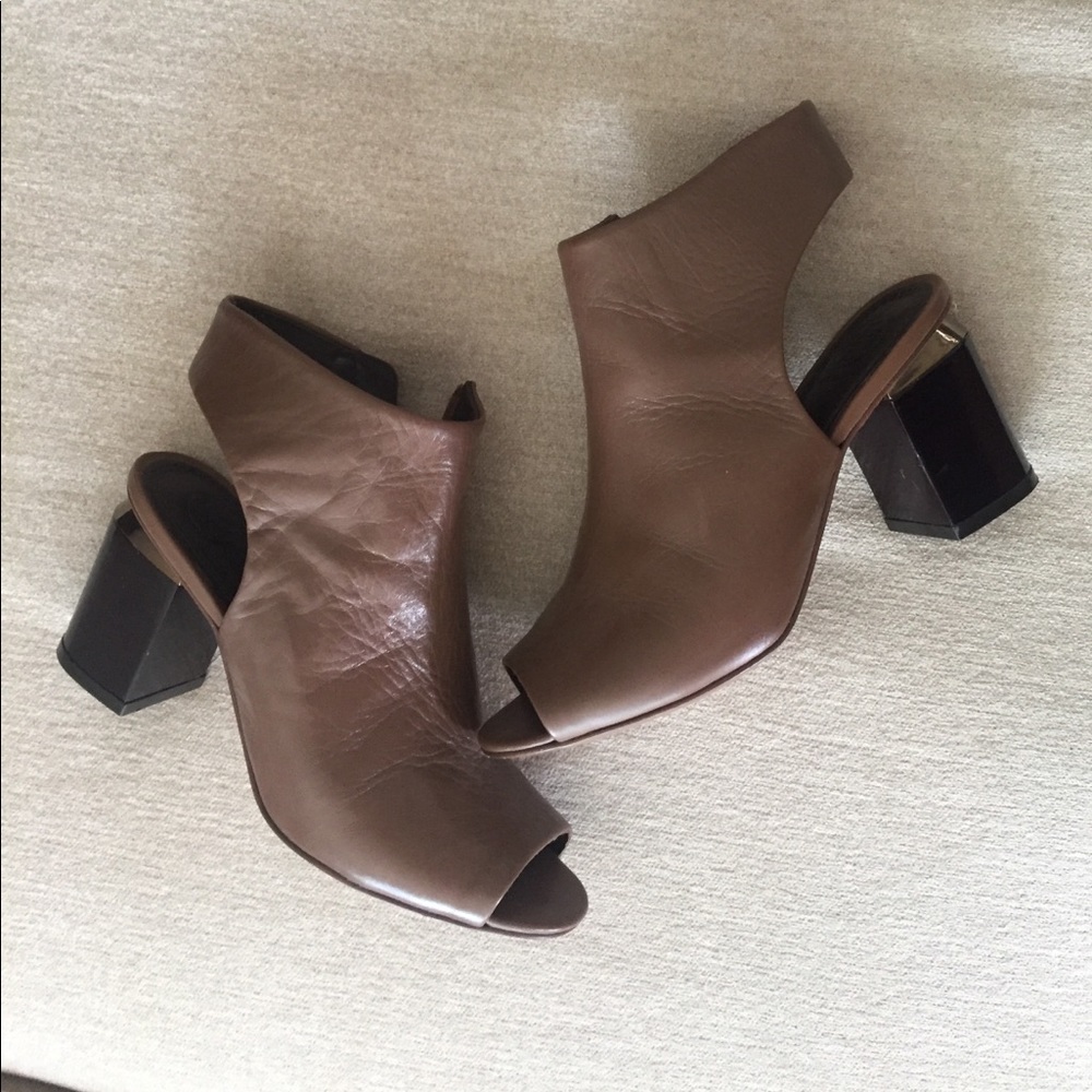 Tory burch peep toe booties