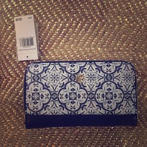 Adrienne Vittadini wallet with Passport holder