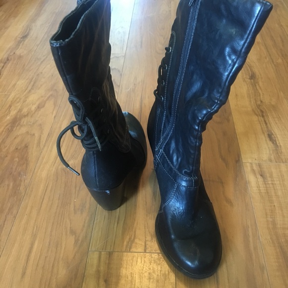 Black boots - Picture 4 of 5