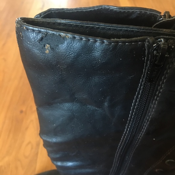 Black boots - Picture 5 of 5