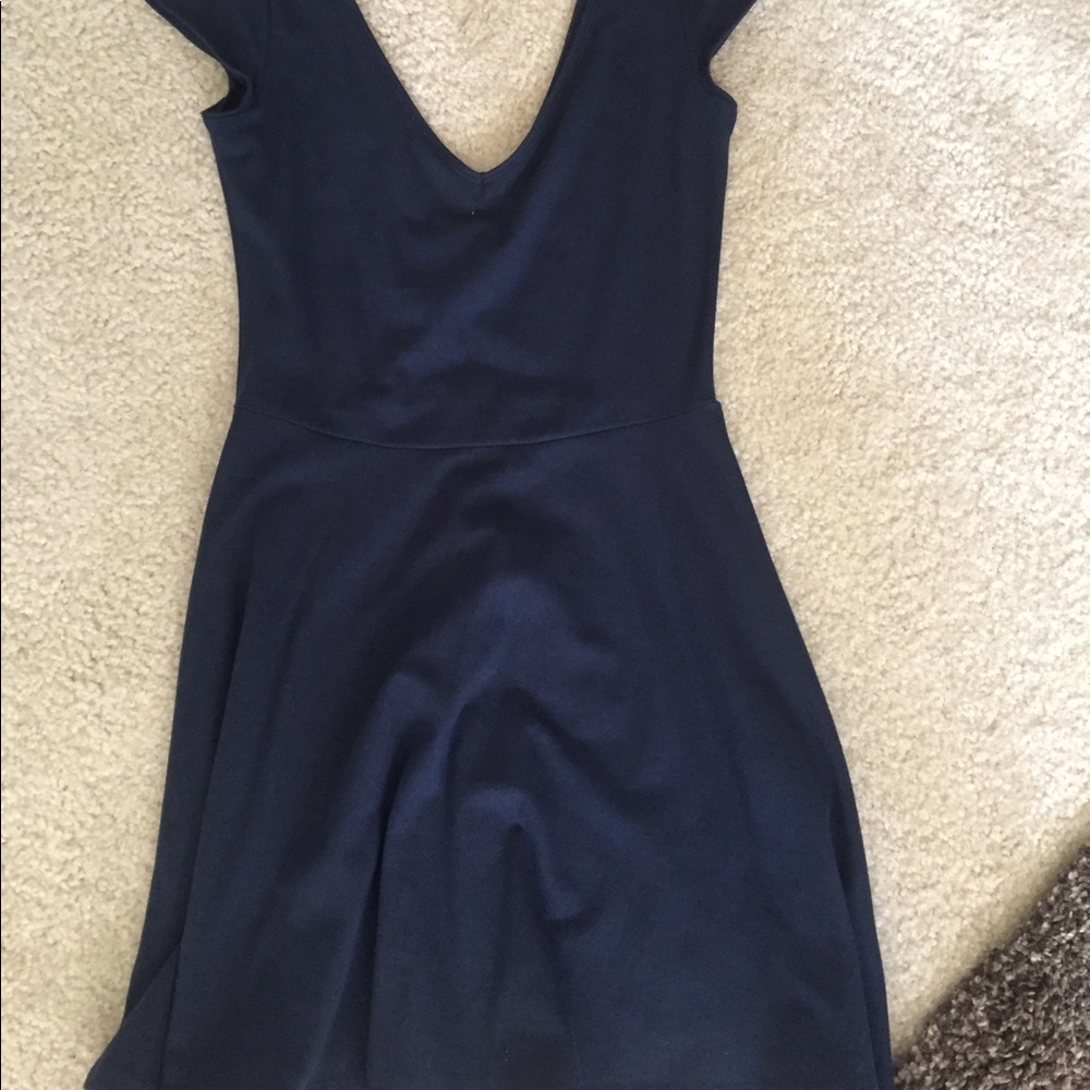 Short sleeve v neck dress