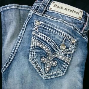 LIKE NEW!! Ankle Skinny Rock Revivals !!