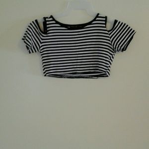 Crop top cold shoulder
