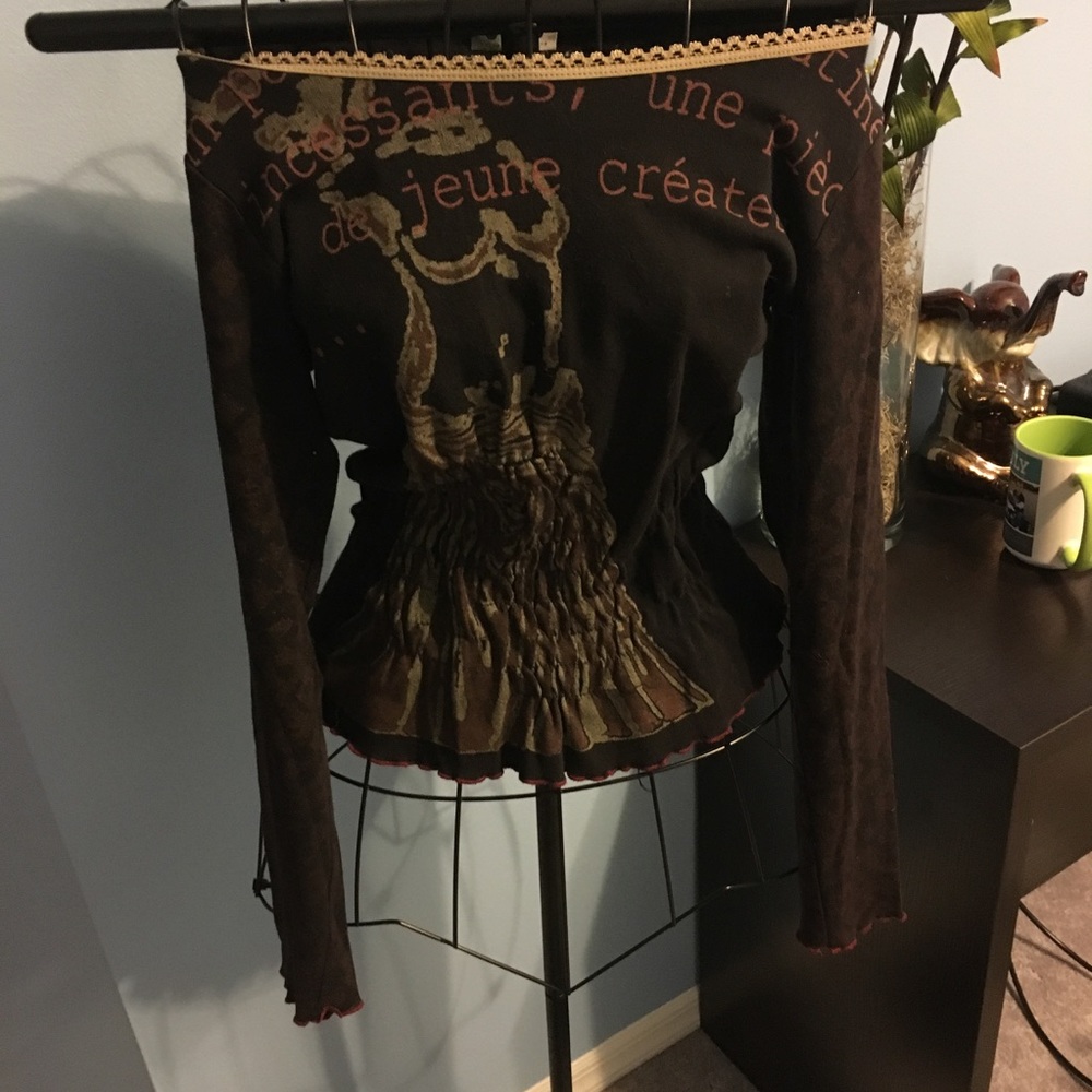 Cute SNOB top