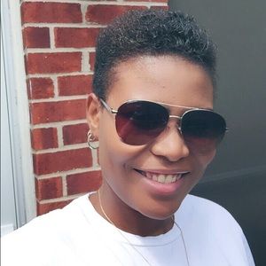 Meet your Posher, Bonita