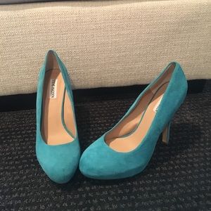NWOB Steve Madden Suede Teal Pumps