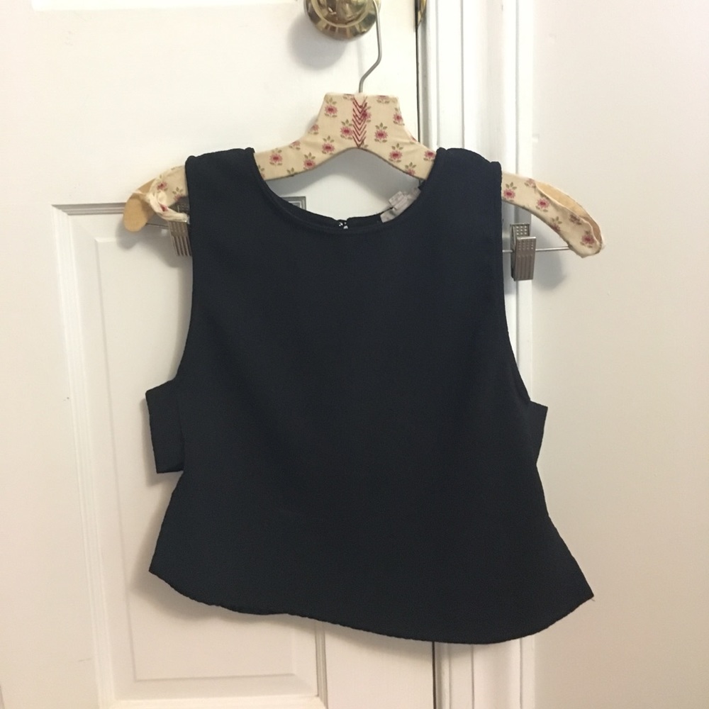 Black crop top