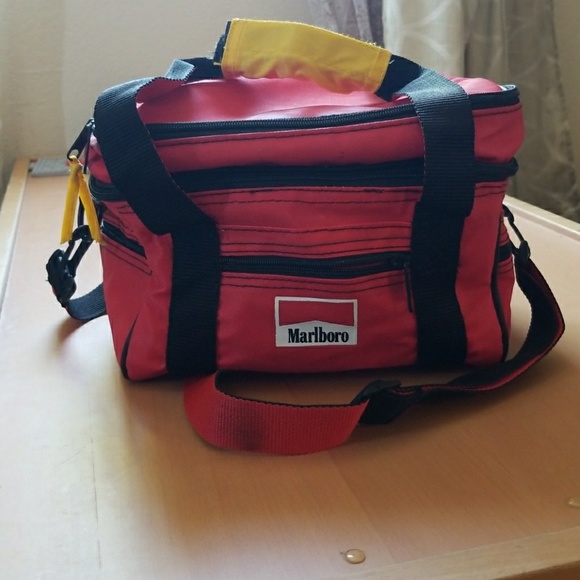 Marlboro Handbags - Vintage Marlboro Lunch Bag