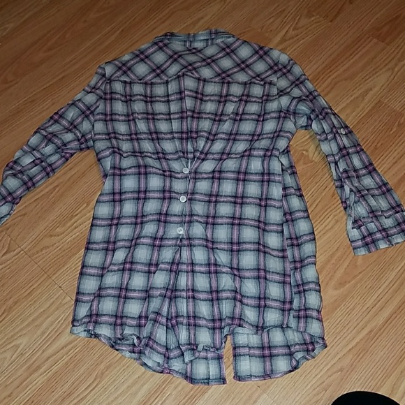 In Style top - Picture 2 of 2