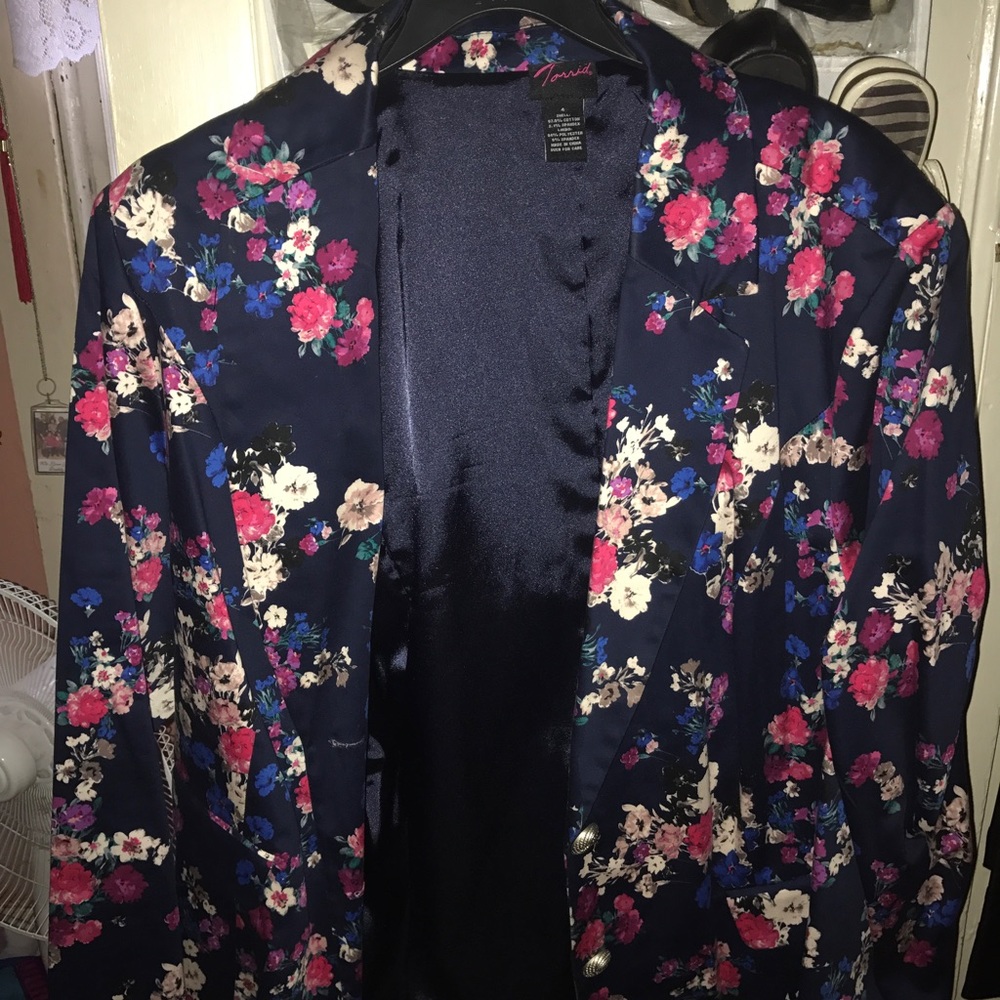 Plus size floral blazer