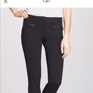 Paige Denim Los Feliz size 26 leather trim pockets