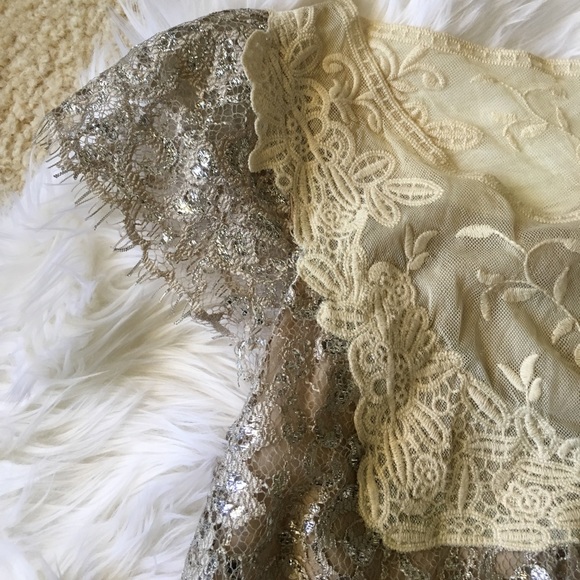 ANTHROPOLOGIE HD in Paris Silver Lace Top - Picture 3 of 8