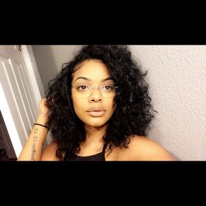 Meet your Posher, Tayler