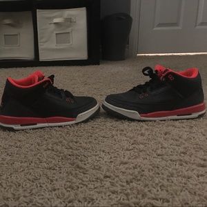Jordan 3 Crimson