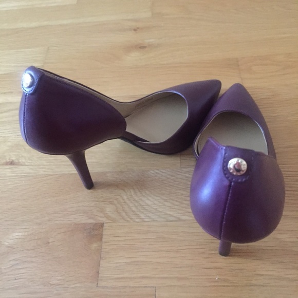 Michael Kors Leather Pumps - Picture 2 of 6