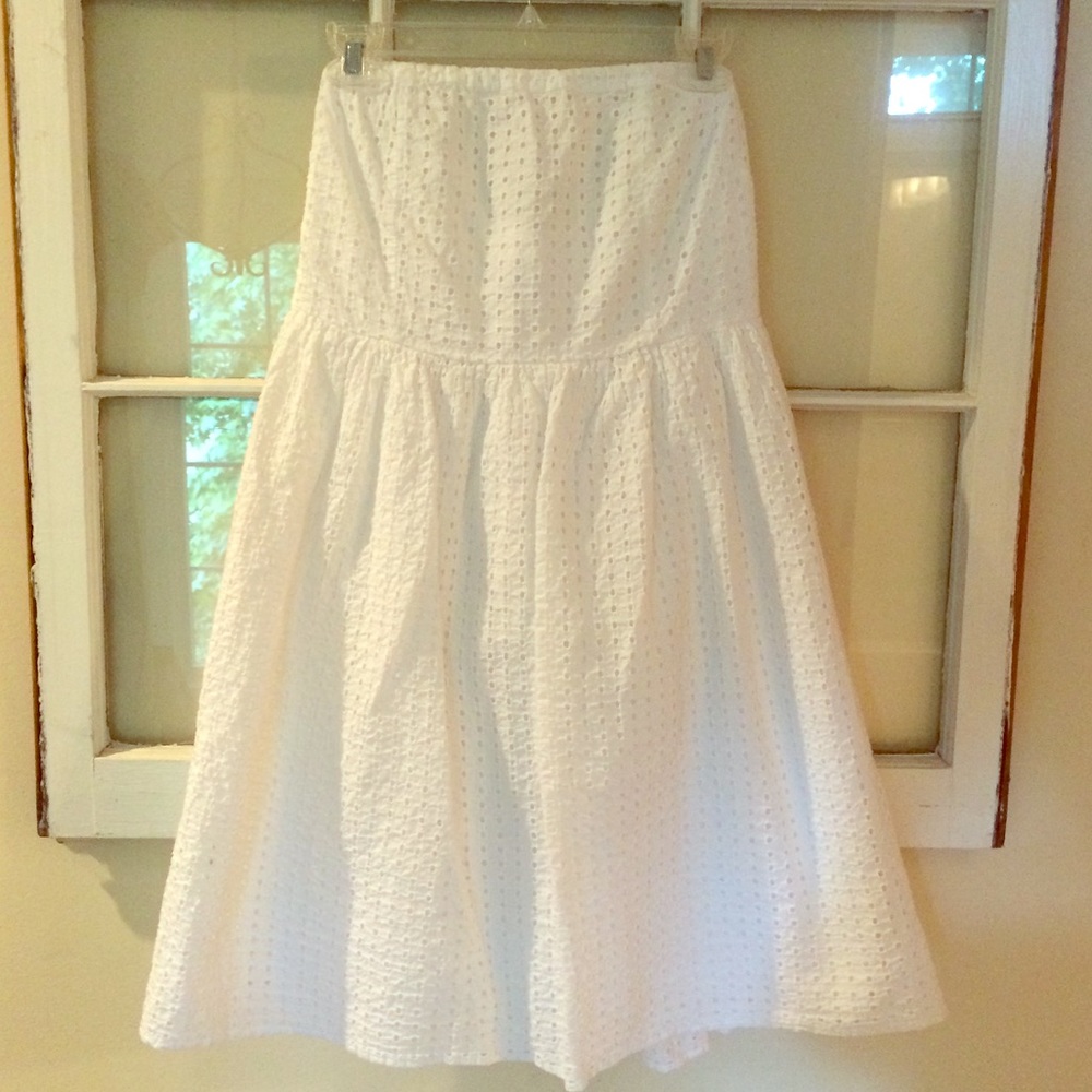 NWOT. Old Navy white eyelet strapless dress.