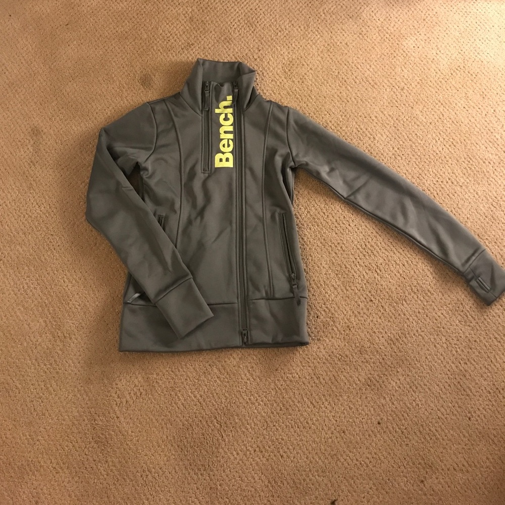NEW BENCH TRACK JACKET
